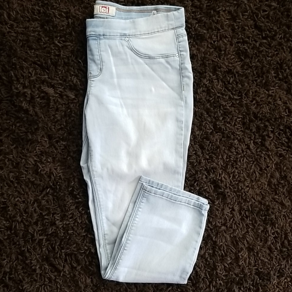 Capri Jean's